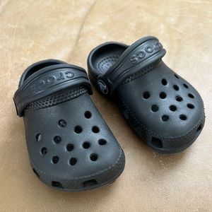 BABY CROCS size 4